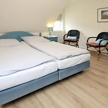 Strandstra_e 8_ Whg_ 14_ Eil בית נופש